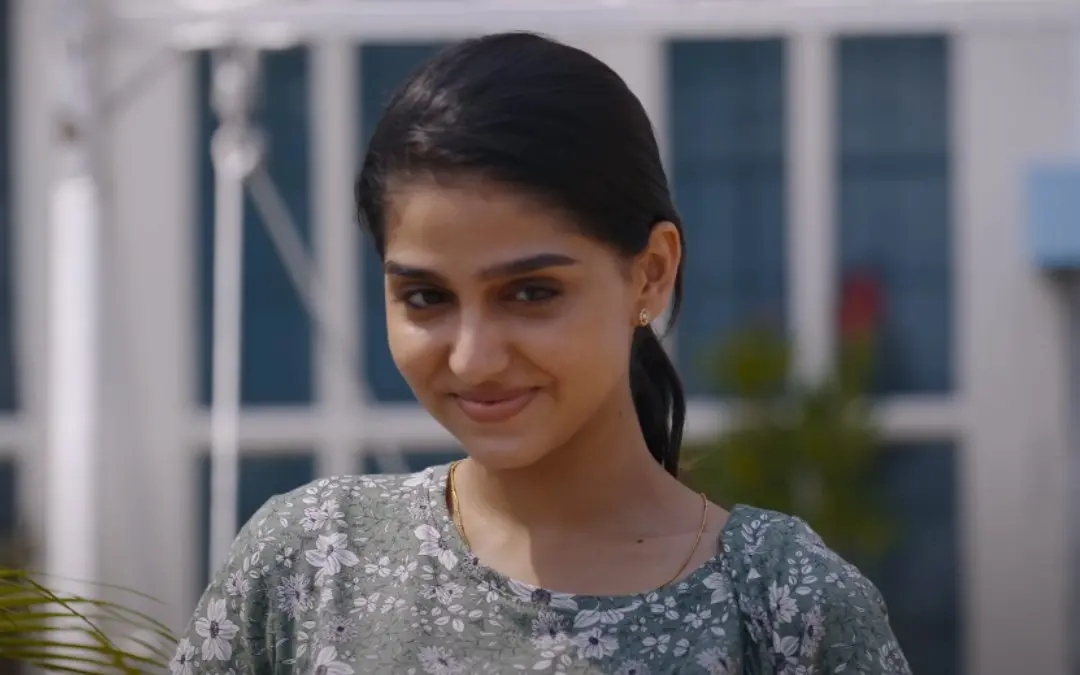 അനശ്വര രാജന് ഗാനരംഗത്തില്