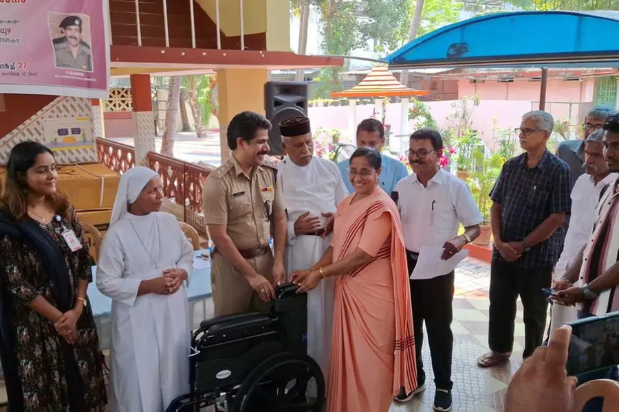 എറണാകുളത്തെ അംഗപരിമിതർക്ക് സഹായവുമായി മമ്മൂട്ടി; ജില്ലയിലെ വീൽചെയർ വിതരണത്തിന് തുടക്കം