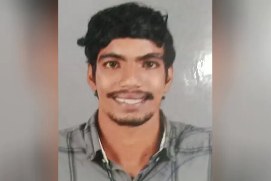 നെട്ടൂരിൽ യുവാവ് കായലിൽ വീണു മരിച്ചു