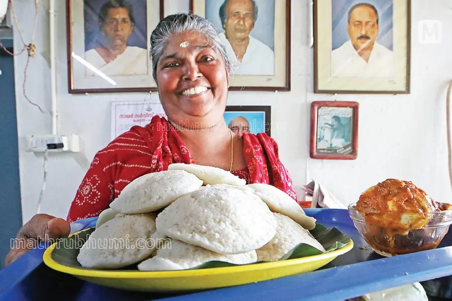 ഇന്ന് ‘ലോക ഇഡ്ഡലിദിനം’: പിള്ളേച്ചന്റെ കടയിൽ പുഷ്പംപോലെ വേവുന്നു ഇഡ്ഡലി, ഇത് തലമുറകളുടെ രുചി