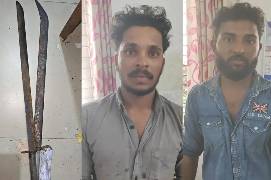 വടിവാളുകൾ ഉപേക്ഷിക്കപ്പെട്ട നിലയിൽ കണ്ടെത്തിയ സംഭവത്തിൽ രണ്ടുപേർ പിടിയിൽ