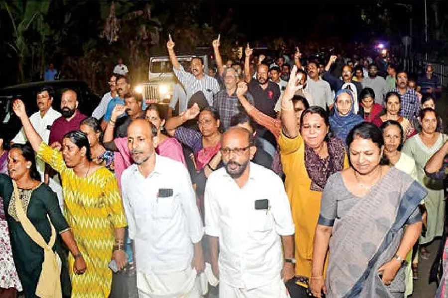 കോഴിക്കോട് കോവൂരില് രാത്രികാല കടകള്ക്ക് ഒരുമാസം നിയന്ത്രണം; 11 മണിയോടെ കടകള് അടയ്ക്കും