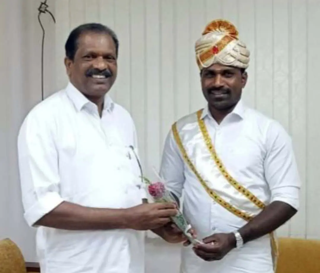 മന്ത്രി ഒ.ആർ കേളു രാമൻ രാജമന്നനൊപ്പം