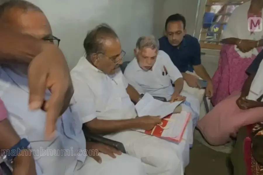 കടുവയെ വെടിവെച്ച് കൊല്ലും, രാധയുടെ മകന് താത്കാലിക സർക്കാർ ജോലി: ഉറപ്പുനൽകി മന്ത്രി