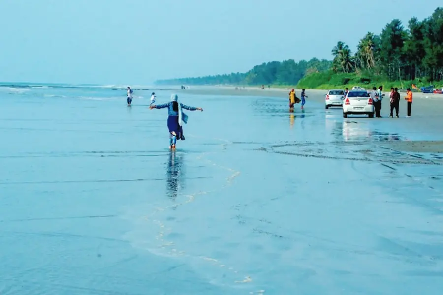 കാലിനടിയിലെ മണ്ണ് ചതിക്കും, മുൻപും മരണമുണ്ടായി; അപകടം പതിയിരിക്കുന്നത് കൽക്കുഴികളിലും ചുഴികളിലും