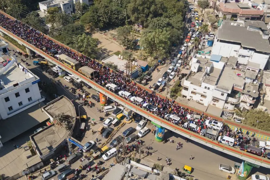 കുംഭമേള: പ്രയാഗ്‌രാജില്‍ 300 കി.മീ നീളത്തിൽ ഗതാഗതക്കുരുക്ക്; യുപി സര്‍ക്കാരിനെതിരെ അഖിലേഷ് യാദവ്