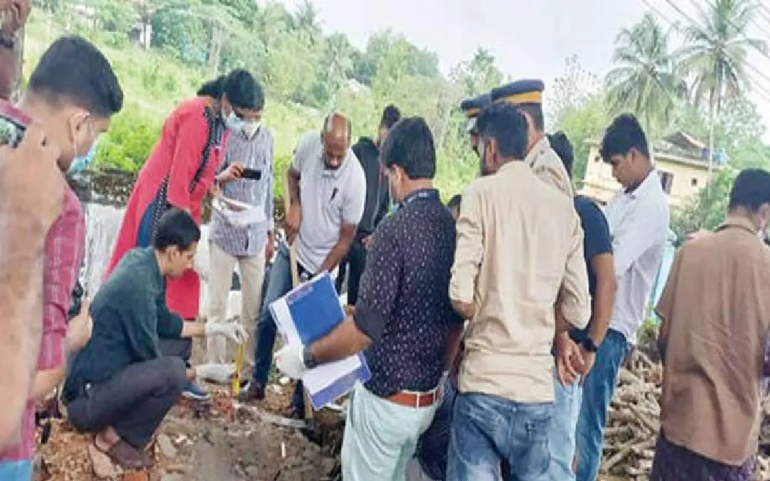 ഷൈബിൻ അഷ്റഫിന്റെ നിലമ്പൂരിലെ വീട്ടിൽ ഫൊറൻസിക് വിഭാഗം പരിശോധന നടത്തുന്നു | File Photo