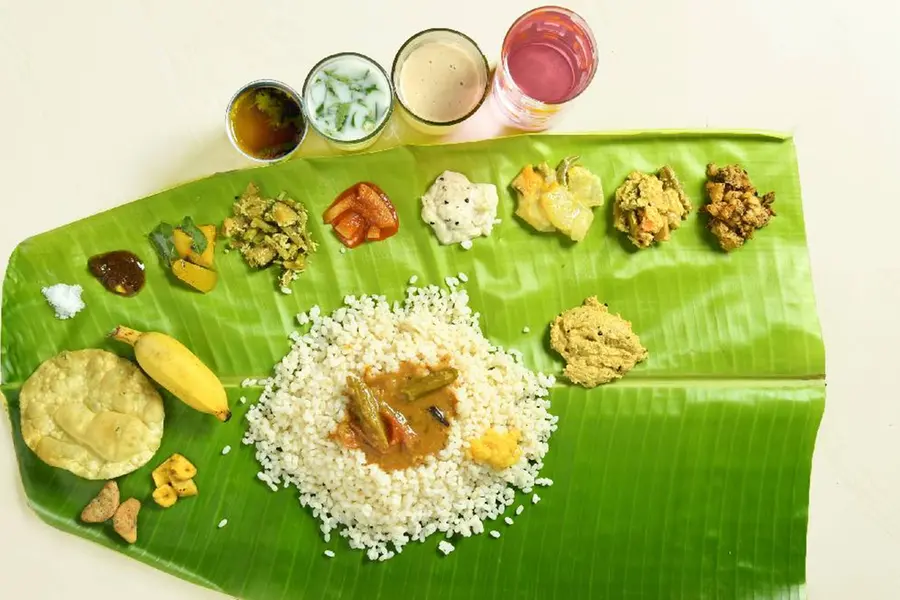 ഇത്തവണയും വിഷു 'പുറത്തുനിന്ന്', സ്വാദൂറും ഡൈന് ഔട്ട് സദ്യ