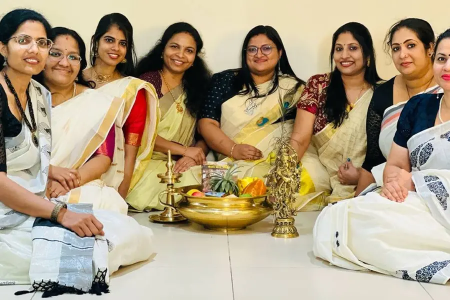 വിഷുവിനായി അണിഞ്ഞൊരുങ്ങി പ്രവാസികൾ; പൂത്തുലഞ്ഞ് വിഷുക്കോടികള്