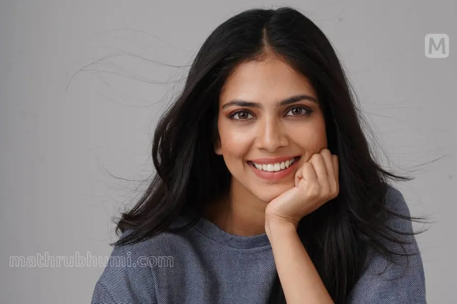 'എല്ലും തോലുമാണല്ലോ, പോയി തടിക്ക്‌';കരിയറിന്റെ തുടക്കത്തിൽ ക്രൂരമായ ട്രോളുകൾക്ക് ഇരയായെന്ന് മാളവിക