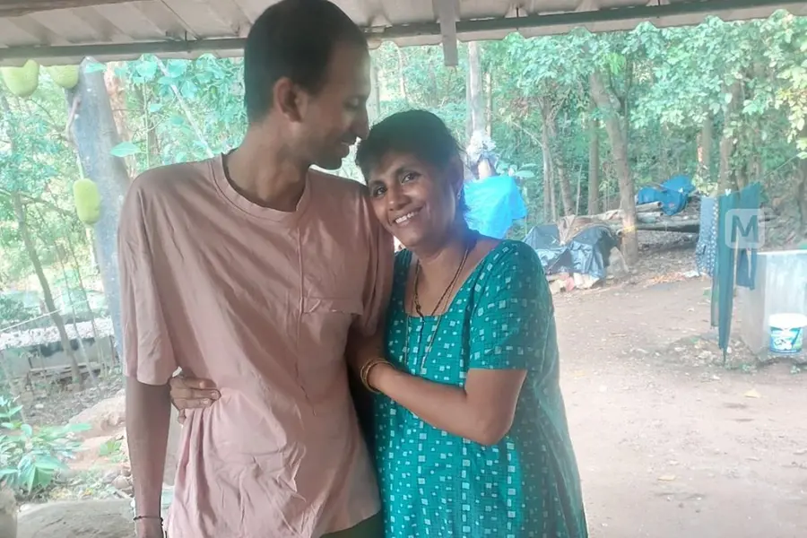 റഷ്യന് സൈന്യത്തിന് മുന്നെ ഇന്ത്യൻ എംബസിക്കാരെത്തി; ജെയിനിന്റെ 'നാടകീയ മുങ്ങല്'ഒടുവില് നാടണഞ്ഞു
