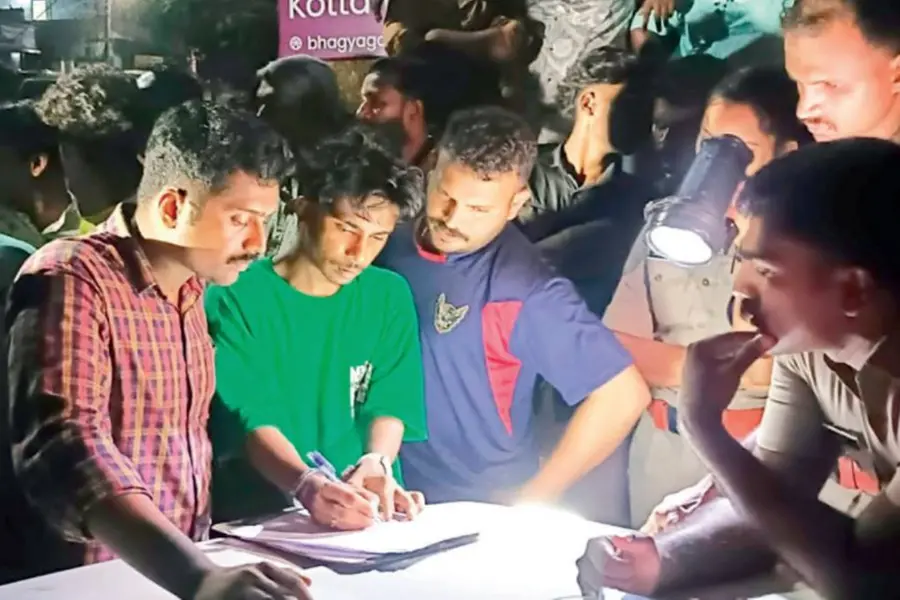 MDMA-യുമായി കൈയോടെ പൊക്കിയപ്പോൾ DYFI നേതാവാണെന്ന് ആക്രോശം; പിന്തുടർന്ന് പിടികൂടി ഡാൻസാഫ് സംഘം