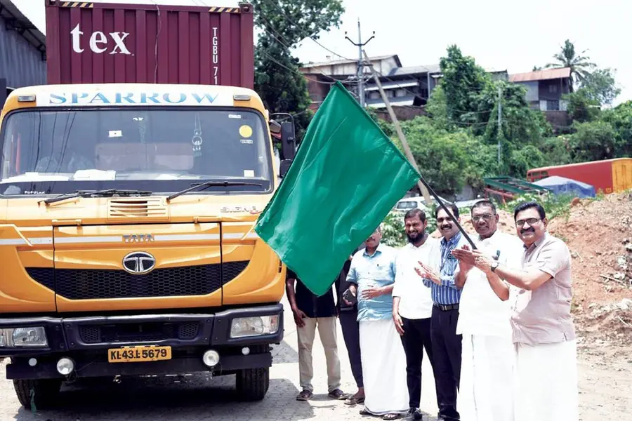 ഇത് പുതിയ തുടക്കം; ബ്രഹ്മപുരത്തെ മാലിന്യം ജൈവവളമായി ദുബായിലേക്ക്