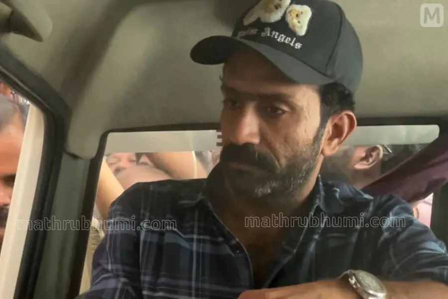 ജാമ്യംനിന്നത് അച്ഛനും അമ്മയും; ഷൈൻ ടോം ചാക്കോയെ വിട്ടയച്ചു, മടങ്ങിയത് സുഹൃത്തുക്കൾക്കൊപ്പം
