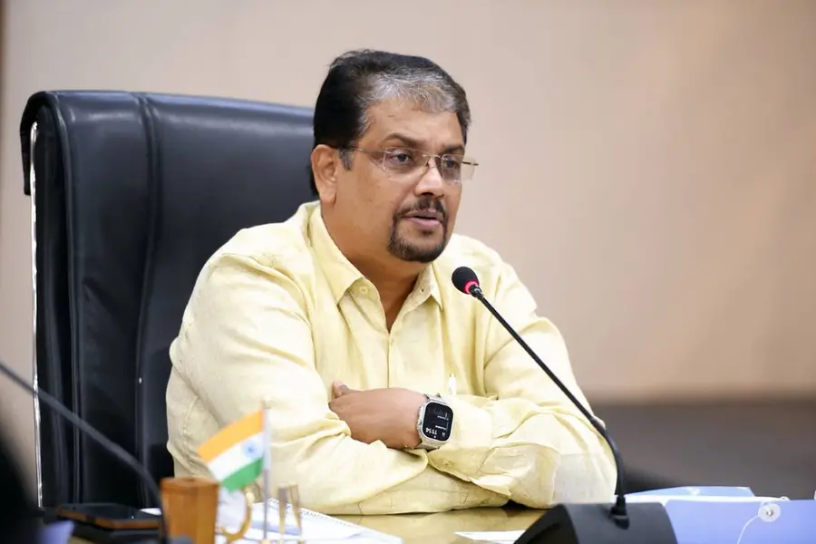 'ഇന്റർവ്യൂവിന് ചോദിച്ചു, ഉന്നത നേതാവിന്റെ മകന് എന്തിനാണ് ജോലി?; തലവേദനയാകുമെന്ന് അവർ കരുതിക്കാണും'