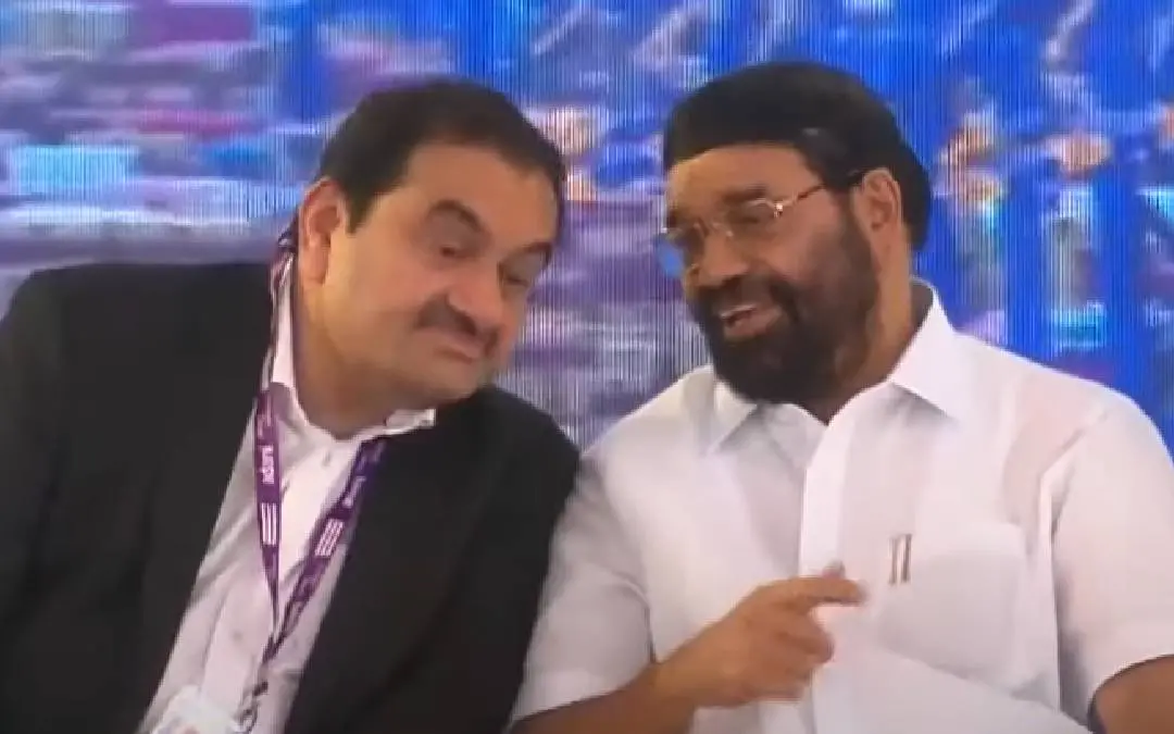 ഗൗതം അദാനി, വിഎൻ വാസവൻ