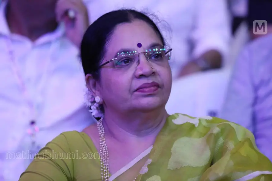 'നിങ്ങള് ആഗ്രഹിക്കുംപോലെ മറുപടി പറയണമെങ്കില് ബുദ്ധിമുട്ടാണ്, തെറി പറഞ്ഞാലും ഒരു ചുക്കുമില്ല'