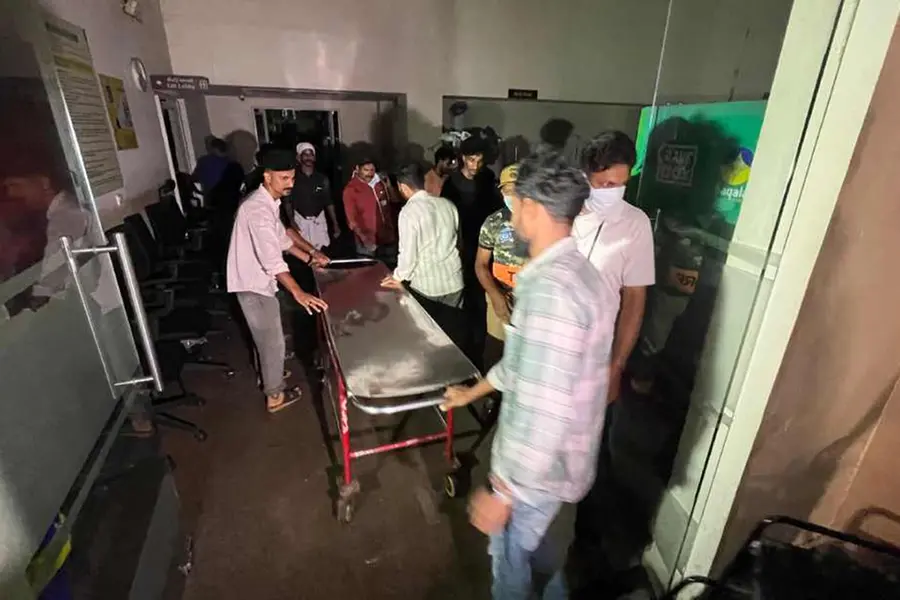 കോഴിക്കോട് മെഡി.കോളേജിലെ അപകടം: മരണങ്ങൾ പുക ശ്വസിച്ചതിനെ തുടർന്നല്ലെന്ന് പോസ്റ്റ്മോർട്ടം റിപ്പോർട്ട്