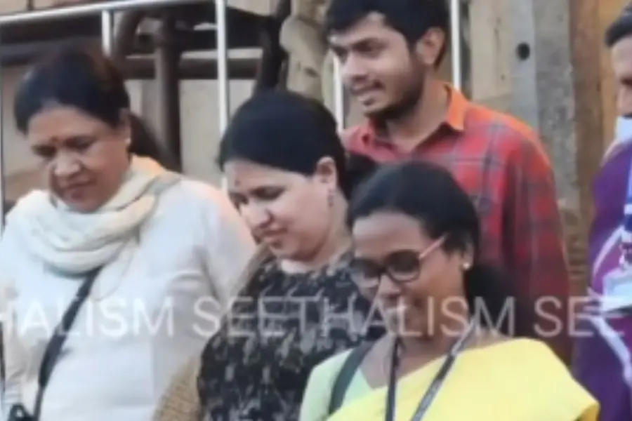 തഞ്ചാവൂർ ബൃഹദേശ്വര ക്ഷേത്രം സന്ദര്ശിച്ച് മുഖ്യമന്ത്രിയുടെ ഭാര്യയും മകളും