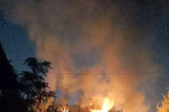 വഖഫ് നിയമഭേദഗതിയെ അനുകൂലിച്ചു; മണിപ്പൂരിൽ ബിജെപി നേതാവിന്റെ വീടിന് തീയിട്ട് പ്രതിഷേധക്കാർ