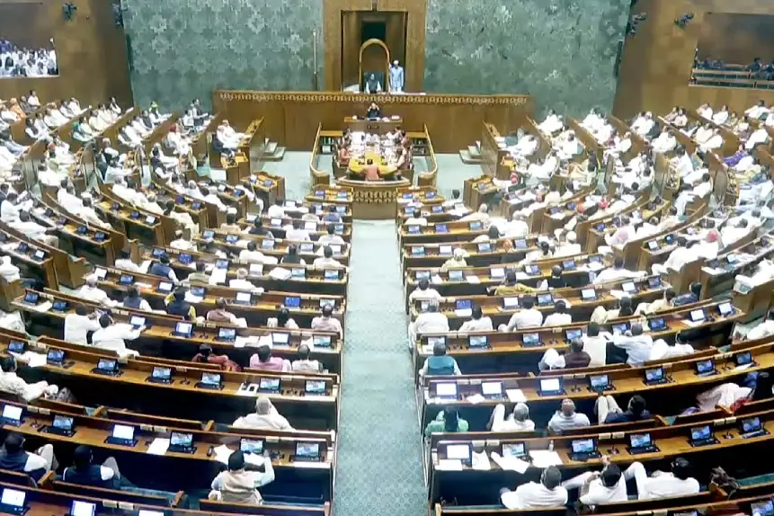 വഖഫ് ബില്: കര്ഷകസമര മാതൃകയില് രാജ്യവ്യാപക പ്രതിഷേധത്തിന് മുസ്ലിം വ്യക്തിനിയമ ബോര്ഡ്