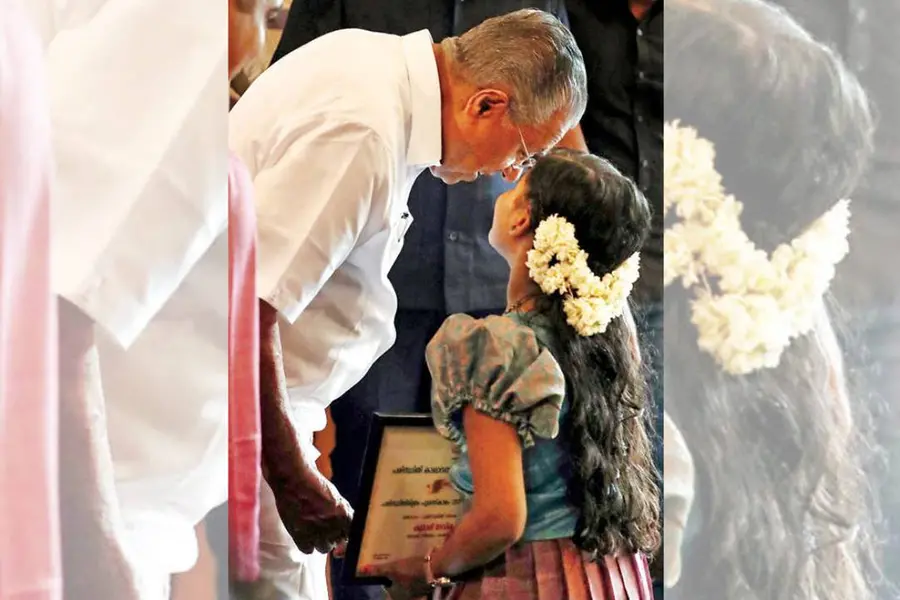 'ജപ്തിചെയ്യരുതേ എന്റെ കൃഷിയിടം'; പുരസ്കാരം വാങ്ങുന്നതിനിടെ മുഖ്യമന്ത്രിയോട് കുഞ്ഞുദേവികയുടെ അപേക്ഷ