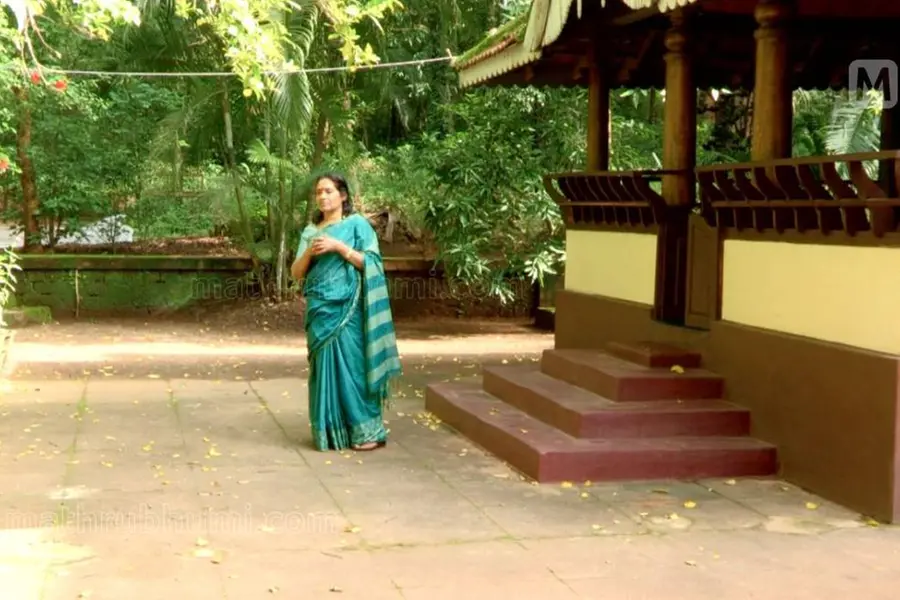 'സിന്ധു ശാന്തമായി തന്നെയാണ് ഇന്നും ഒഴുകുന്നത് എന്ന് എഴുതൂ!'; ലോഹിതദാസിന്റെ സിന്ധു പറഞ്ഞു- വി.കെ ദീപ
