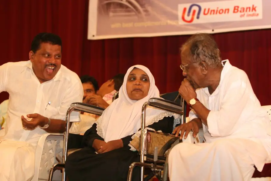 'നിന്റെ കാലുകളിലൊന്ന് നഷ്ടമാകുമ്പോള് നീ ഒരുകാലില് നില്ക്കണം' വീല്ചെയറിലും തളരാതെ റാബിയ