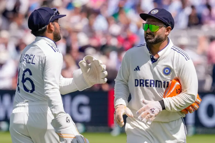 രണ്ടാം ദിനവും ഋഷഭ് പന്ത് കളത്തിലില്ല; വിക്കറ്റിനു പിന്നില് ധ്രുവ് ജുറെല് തന്നെ