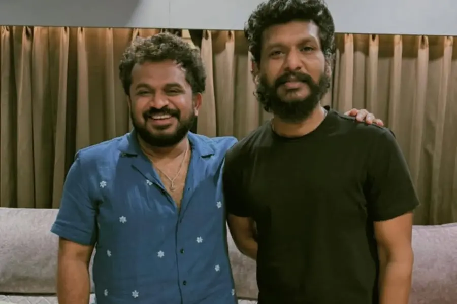 'എന്തോ വലുത് വരുന്നതിന്റെ തുടക്കമാണോ?'; തരുൺ മൂർത്തിയും ലോകേഷ് കനകരാജും ഒറ്റ ഫ്രെയിമിൽ, ചിത്രം വൈറൽ
