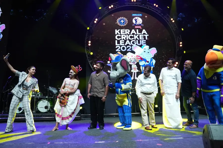 ആവേശം വാനോളമുയര്ത്തി കെസിഎല് സീസണ് 2-ന് പ്രൗഢഗംഭീര തുടക്കം