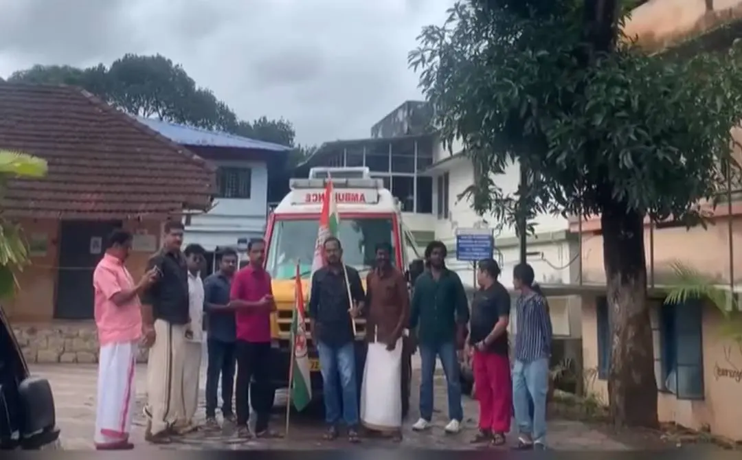 കോണ്ഗ്രസ് പ്രതിഷേധത്തിന്റെ ദൃശ്യം | Screengrab: Mathrubhumi News