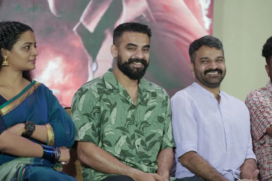 'നരിവേട്ട'യിൽ ടൊവിനോയുടെ അതിഗംഭീര പ്രകടനം കാണാം, അത് അഹങ്കാരത്തോടെതന്നെ പറയുന്നു -അനുരാജ് മനോഹർ