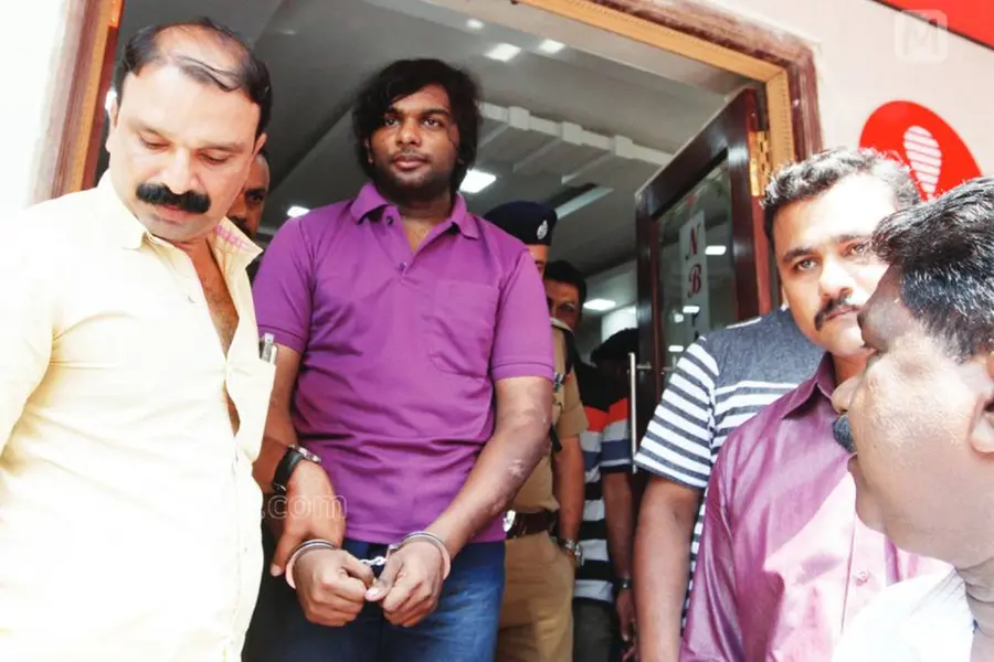 ആദ്യം അമ്മ വൈകീട്ട് അച്ഛനും സഹോദരിയും രണ്ടാംനാൾ ആന്റി; മൂന്നാംനാള് മൃതദേഹങ്ങൾ കത്തിച്ചു