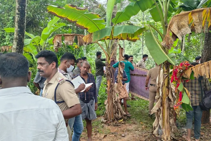 വൈക്കത്ത് കാണാതായ ഫിഷ് ഫാം ഉടമയുടെ മൃതദേഹം ആറ്റിൽ; കാലിലും കഴുത്തിലും ഇഷ്ടിക കെട്ടിയനിലയില്; ദുരൂഹത
