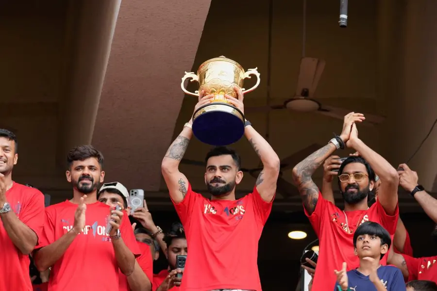 ആർസിബിയുടെ ഓഹരികൾ വിൽക്കാനൊരുങ്ങി ഉടമകൾ, ലക്ഷ്യം 17,000 കോടിയോളം രൂപ, റിപ്പോർട്ട്
