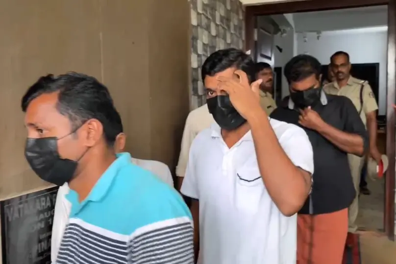 സിപിഎം പ്രവര്ത്തകരെ കുത്തിപ്പരിക്കേല്പ്പിച്ച കേസ്; മൂന്ന് പേര് അറസ്റ്റില്