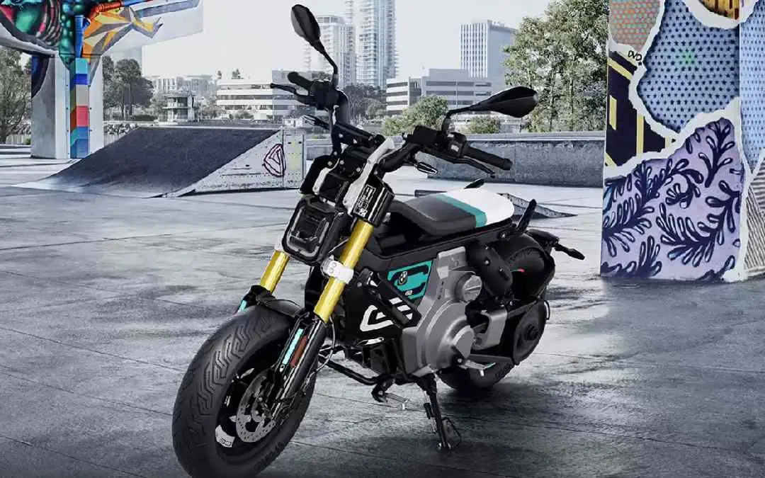 photo: bmw CE 02