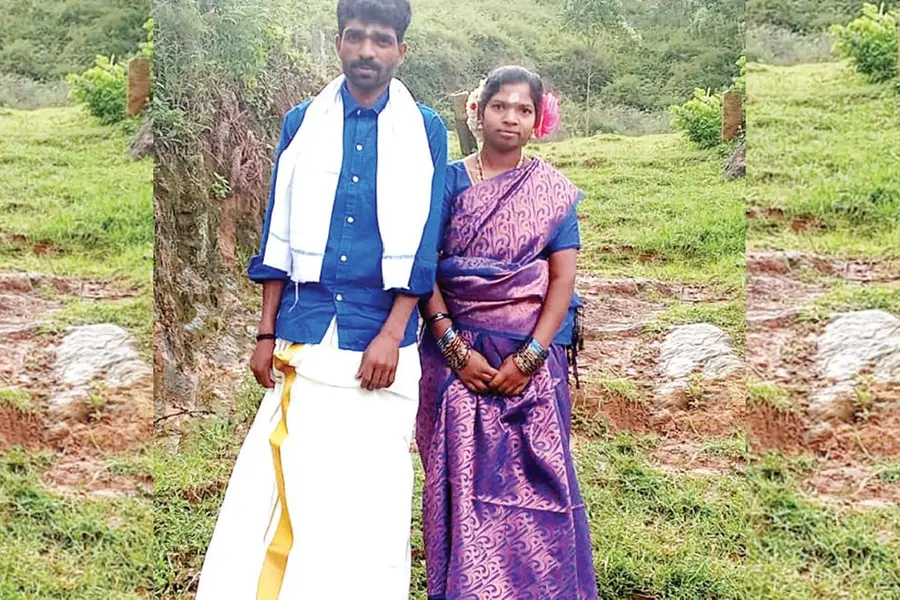 കനത്തമഴയിൽ റോഡ് തകർന്നു; വീടെത്താൻ മലകയറി കിലോമീറ്ററുകളോളം നടന്ന് വധൂവരൻമാർ