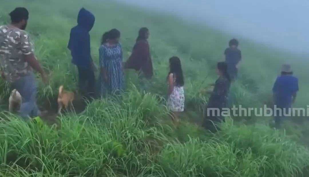 സ്വർഗംമേടിലെ ഉട്ടോപ്യയിൽ നിന്ന്