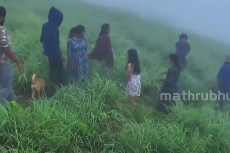ഇത് ശരിക്കും ഭൂമിയിലെ സ്വർഗം; സ്വർഗംമേടിലെ ഉട്ടോപ്യ, അതിമനോഹരമായ വാസസ്ഥലം സ്വന്തമാക്കിയ കുടുംബം