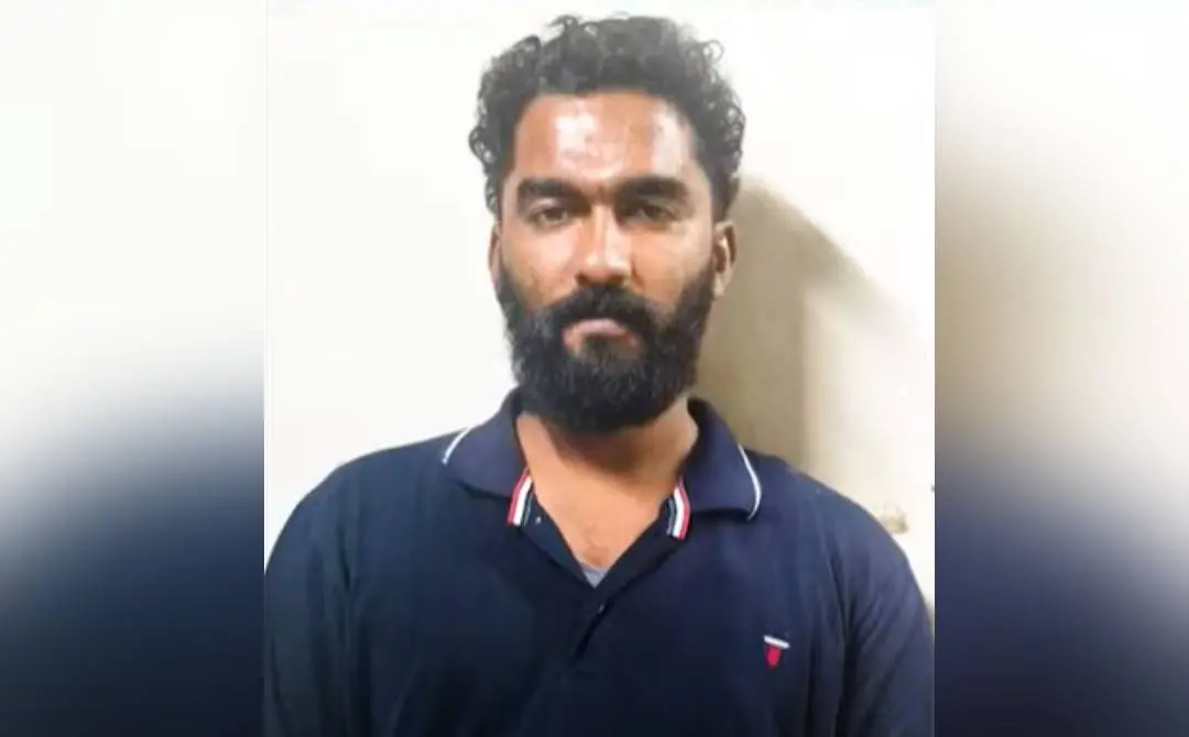 പോലീസ് കസ്റ്റഡിയിലെടുത്ത ഫൈസല് | Screengrab: Mathrubhumi News