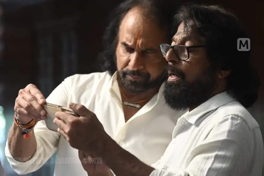 'ദിലീപും മീരയും ശ്വാസംപിടിച്ചാണ് ഇരുന്നത്, അതാ ട്രെയിൻ എന്നുപറഞ്ഞ് ഗിയറില് കയറിപ്പിടിക്കും'