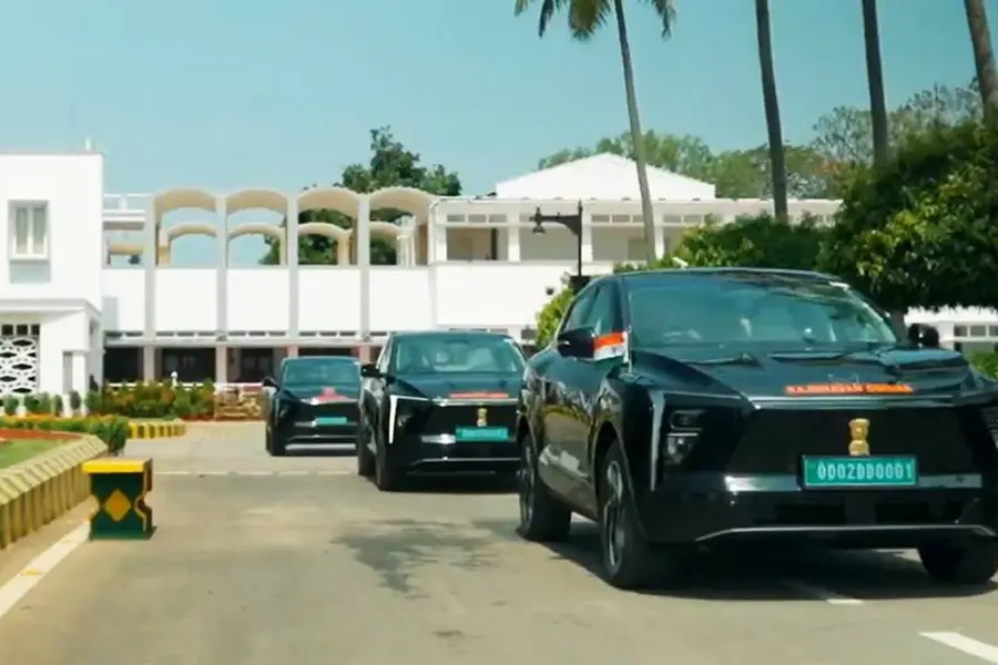 രാജ്ഭവന് വാഹനങ്ങളും ഇലക്ട്രിക്കാകട്ടെ; മഹീന്ദ്ര XEV 9e മൂന്നെണ്ണം ഇനി വാഹനവ്യൂഹത്തിനൊപ്പം