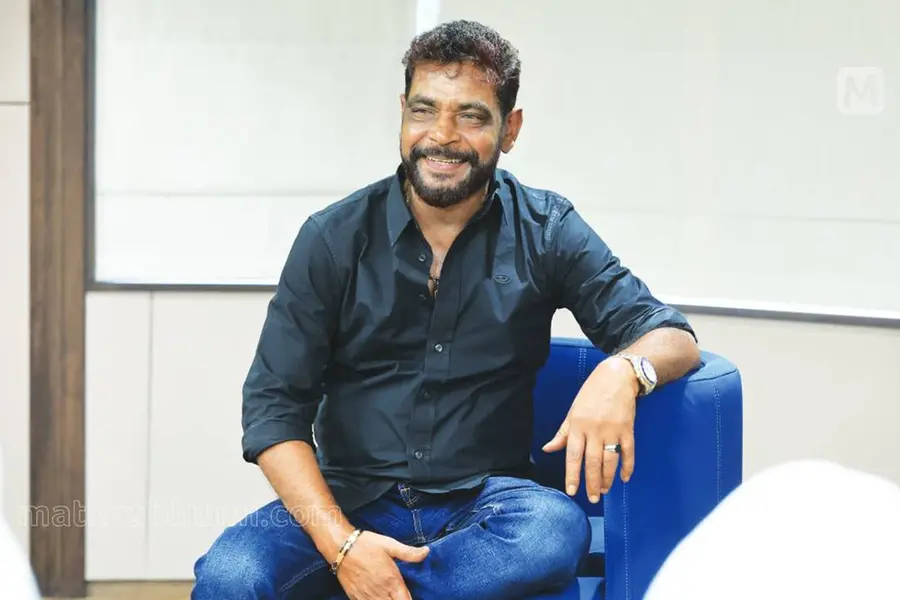 'അദ്ദേഹം ഒപ്പമുള്ളപ്പോൾ വലിയസ്വപ്നങ്ങൾ കാണാൻ ഭയക്കേണ്ടതില്ല, നമുക്ക് ഒരു മോഹൻലാൽ മാത്രമല്ലേയുള്ളൂ'