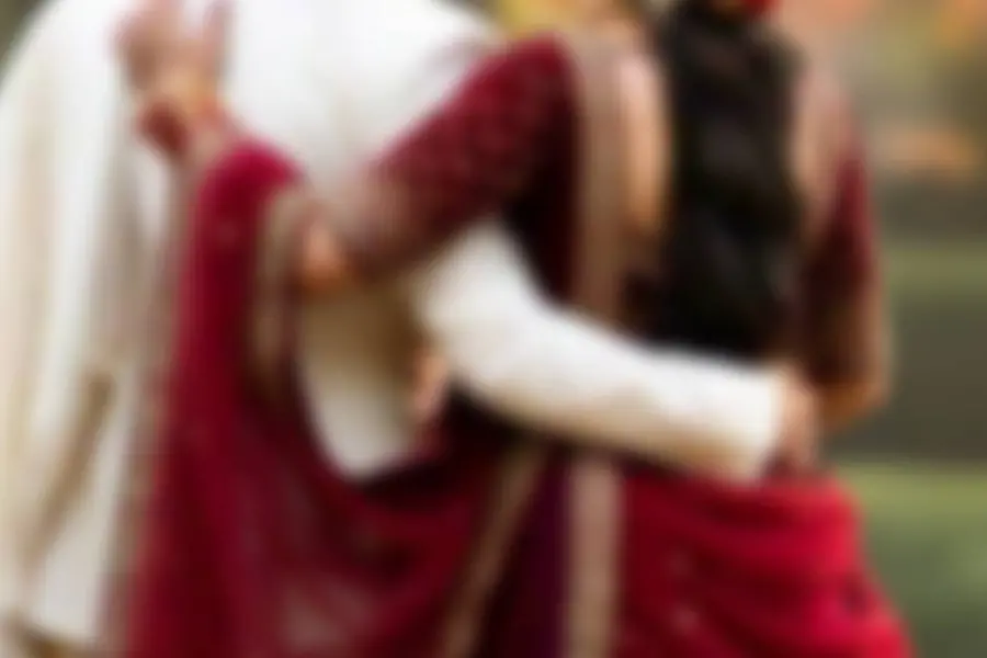 കർണാടകയിൽ വിവാഹിതയായ സ്ത്രീ മലയാളി യുവാവിനൊപ്പം ഇറങ്ങിപ്പോയി; ലവ്ജിഹാദ് ആരോപണം, സംഘർഷാവസ്ഥ