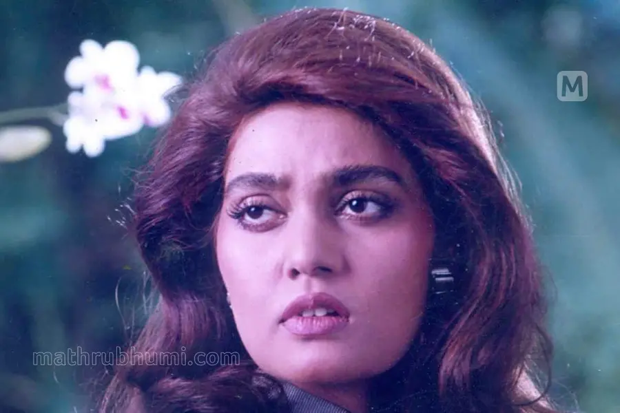 കാബറേ രംഗം കഴിഞ്ഞ് മടങ്ങുമ്പോൾ സ്മിത പറഞ്ഞു: 'മാസ്റ്റർ, ഞാൻ മനസ്സ് തുറന്ന് ചിരിച്ചിട്ട് വർഷങ്ങളായി