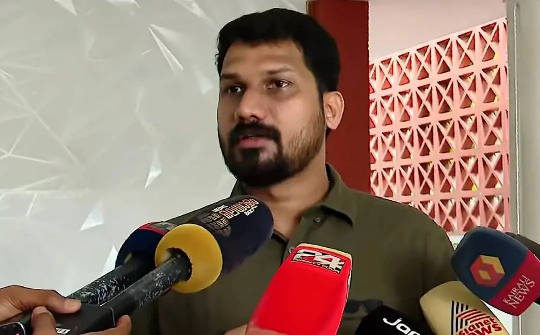 ലിസ്റ്റിൻ സ്റ്റീഫൻ | സ്ക്രീൻഗ്രാബ്