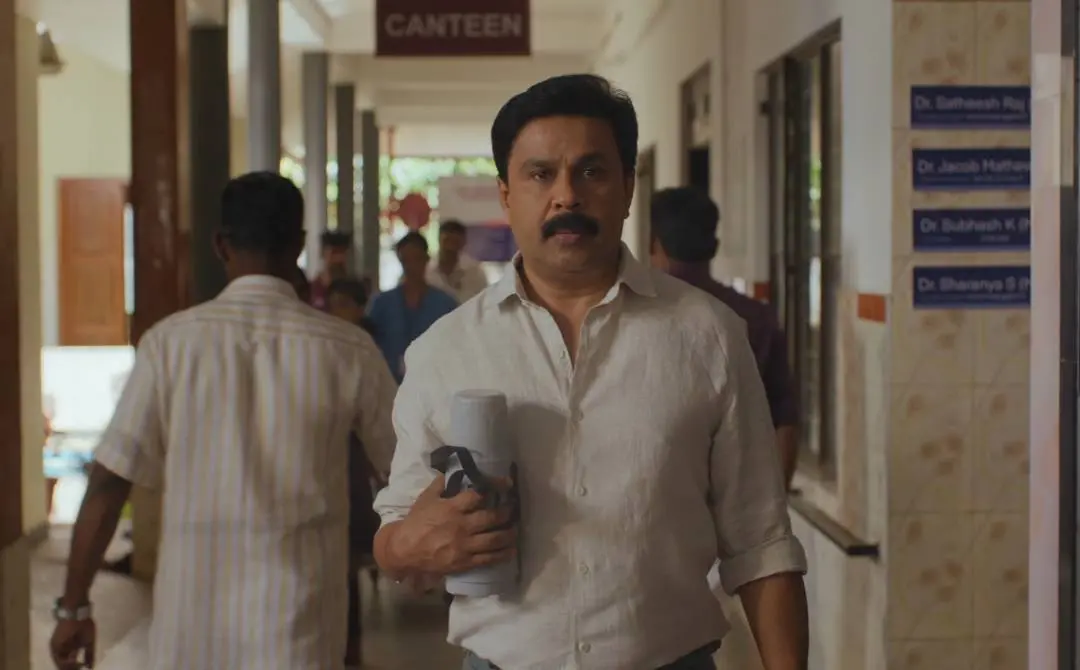 പ്രിൻസ് ആൻഡ് ഫാമിലിയിൽ ദിലീപ് | സ്ക്രീൻ​ഗ്രാബ്
