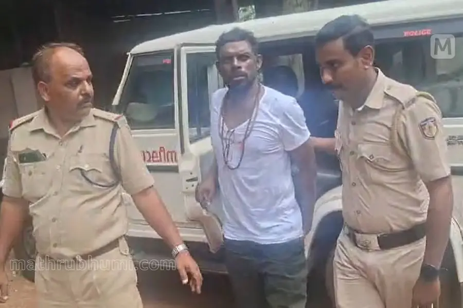 ഹോട്ടലിൽ മദ്യപിച്ച് ബഹളമുണ്ടാക്കി: നടൻ വിനായകൻ പോലീസ് കസ്റ്റഡിയിൽ, സ്റ്റേഷനിലും ബഹളംവെച്ച് താരം